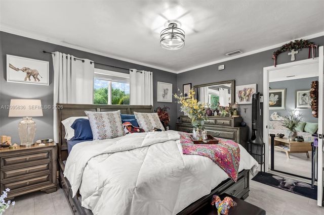 4340 W 5th Avenue, Hialeah, FL 33012