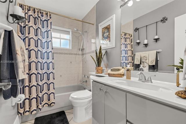 4340 W 5th Avenue, Hialeah, FL 33012