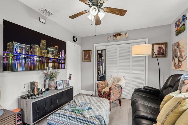 4340 W 5th Avenue, Hialeah, FL 33012