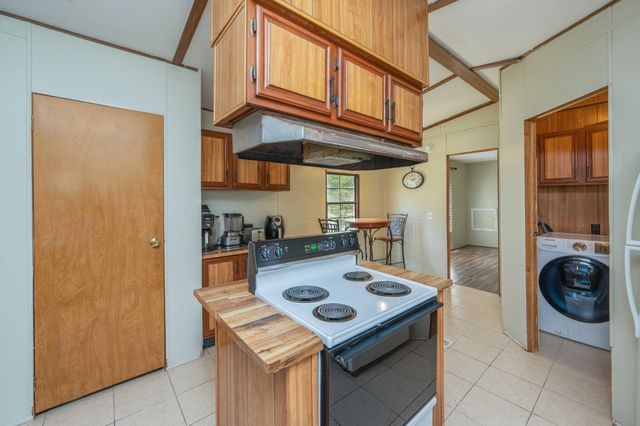 514 W Royal Palm Avenue, Defuniak Springs, FL 32433