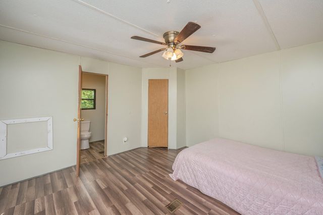 514 W Royal Palm Avenue, Defuniak Springs, FL 32433