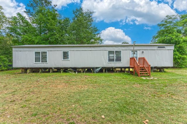 514 W Royal Palm Avenue, Defuniak Springs, FL 32433