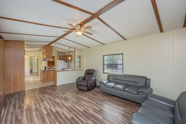 514 W Royal Palm Avenue, Defuniak Springs, FL 32433