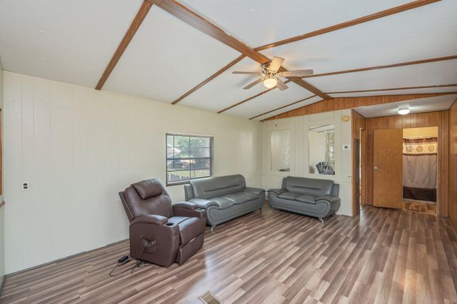 514 W Royal Palm Avenue, Defuniak Springs, FL 32433