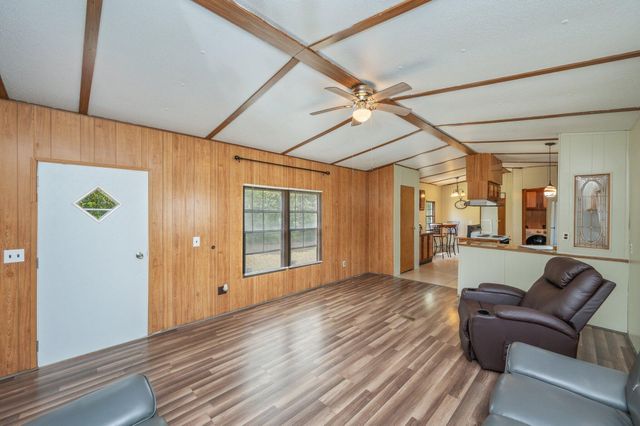 514 W Royal Palm Avenue, Defuniak Springs, FL 32433