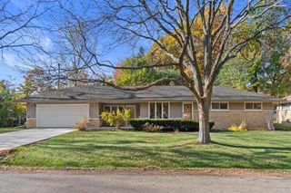 2335 W Marne AVENUE, Glendale, WI 53209