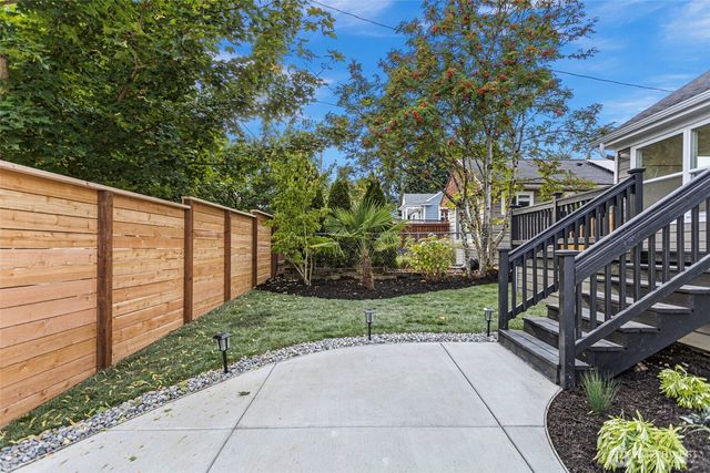 618 N 125th Street, Seattle, WA 98133