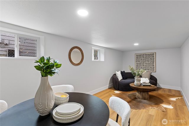 618 N 125th Street, Seattle, WA 98133