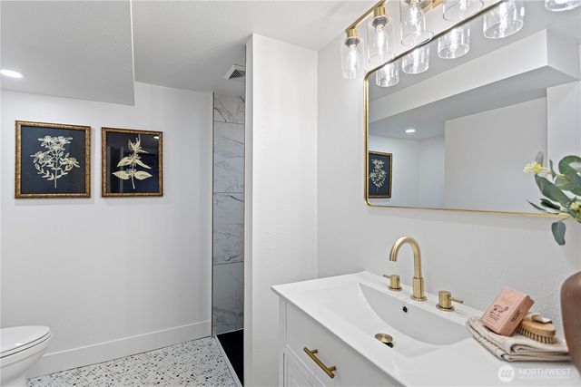 618 N 125th Street, Seattle, WA 98133