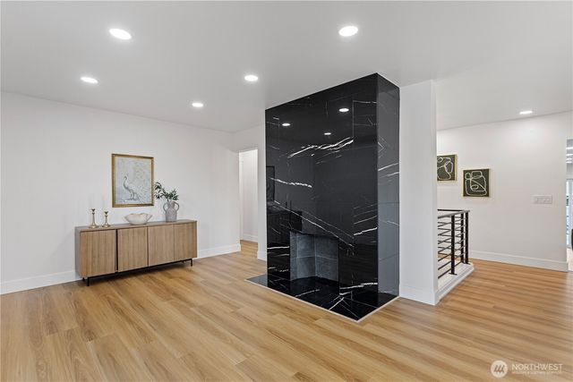 618 N 125th Street, Seattle, WA 98133