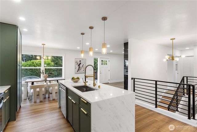 618 N 125th Street, Seattle, WA 98133