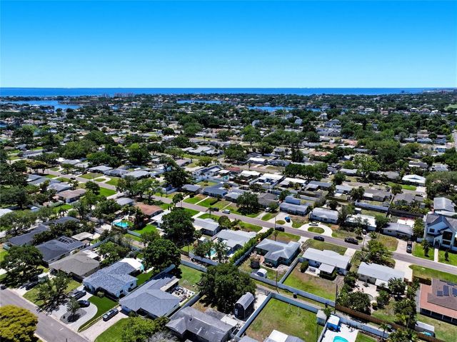 743 43RD AVENUE NE, St Petersburg, FL 33703