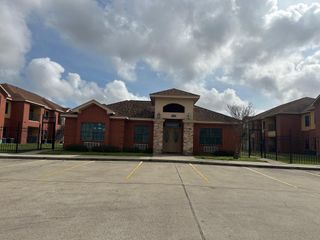 107 Oak Park Drive 00, Clute, TX 77531