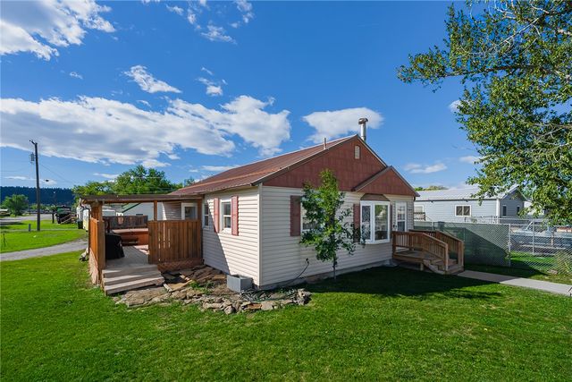 1045 E 2nd Ave North, Columbus, MT 59019 property photo