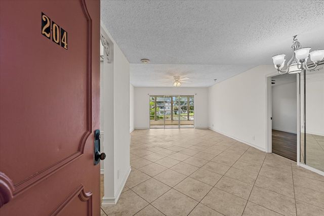 719 Lori Drive 204, Palm Springs, FL 33461