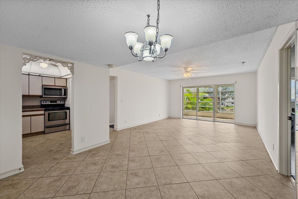 719 Lori Drive 204, Palm Springs, FL 33461