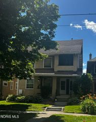 2445 Parkwood Avenue, Toledo, OH 43620