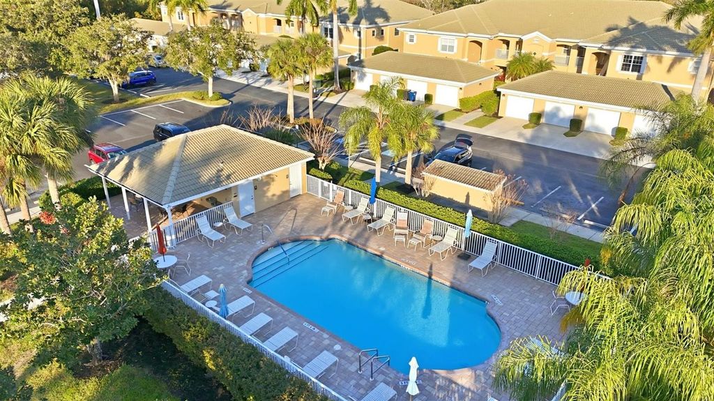 Image 49 of property listing at 6342 GRAND OAK CIRCLE 204, Bradenton, FL 34203