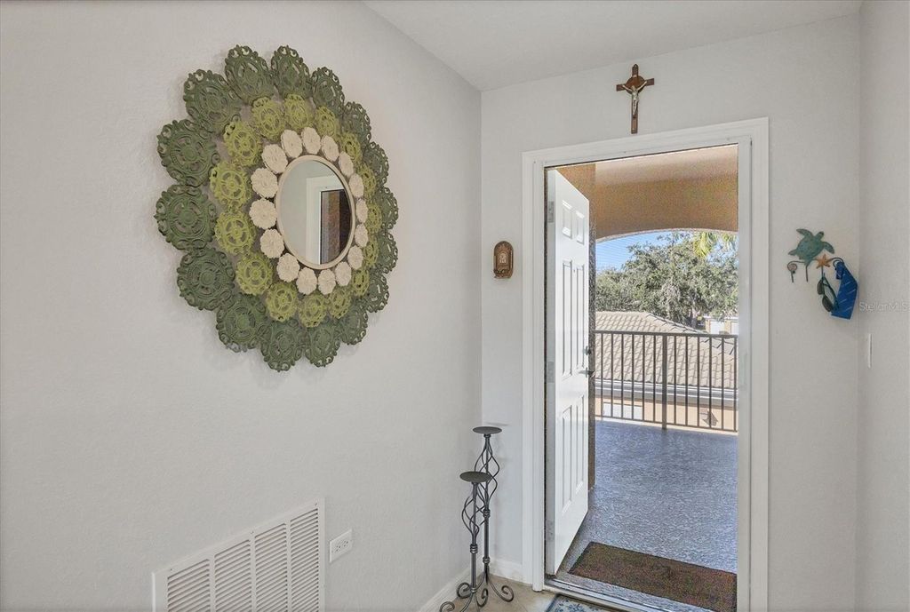 Image 7 of property listing at 6342 GRAND OAK CIRCLE 204, Bradenton, FL 34203