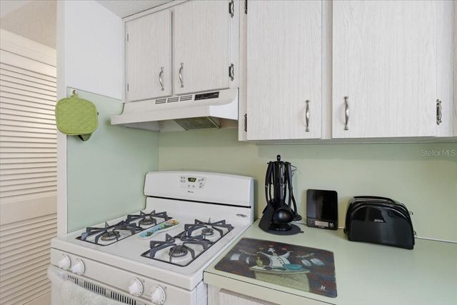 7787 39TH TERRACE N 7787, St Petersburg, FL 33709