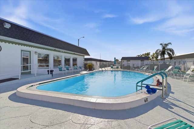 7787 39TH TERRACE N 7787, St Petersburg, FL 33709