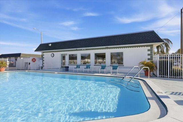 7787 39TH TERRACE N 7787, St Petersburg, FL 33709