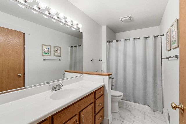 451 Oakwood Drive, Oregon, WI 53575