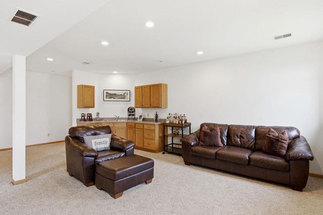 451 Oakwood Drive, Oregon, WI 53575