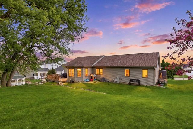451 Oakwood Drive, Oregon, WI 53575