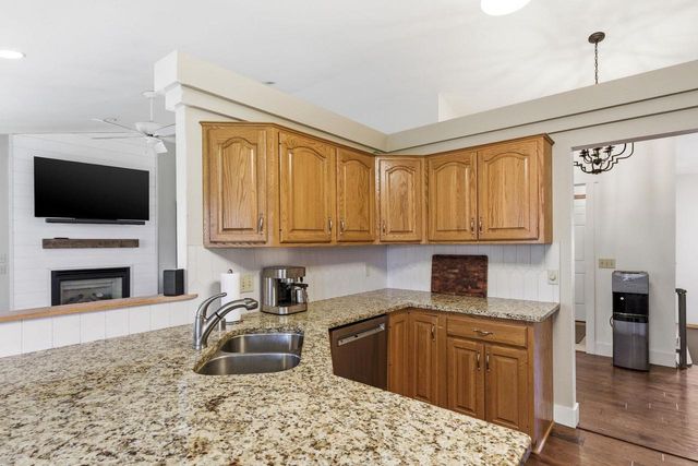451 Oakwood Drive, Oregon, WI 53575
