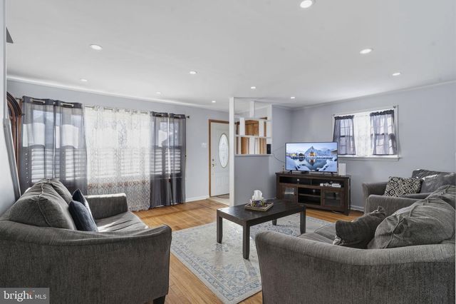 1185 LAWNTON AVE, West Deptford, NJ 08096