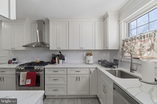 1185 LAWNTON AVE, West Deptford, NJ 08096