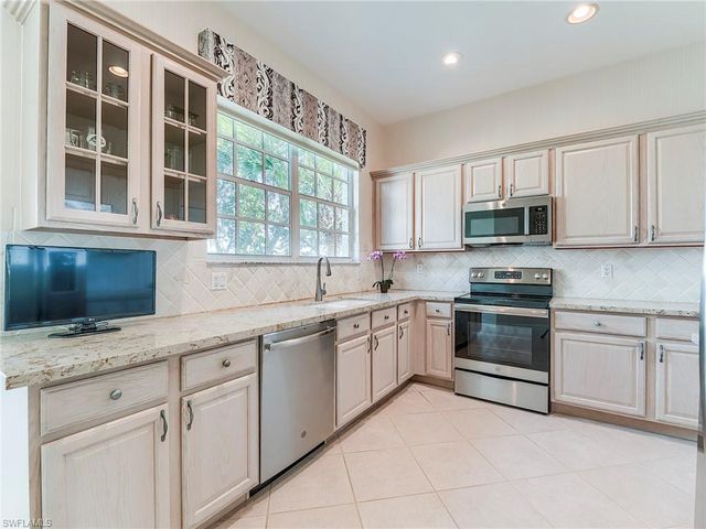 9530 Cypress Hammock CIR # 202, Estero, FL 34135