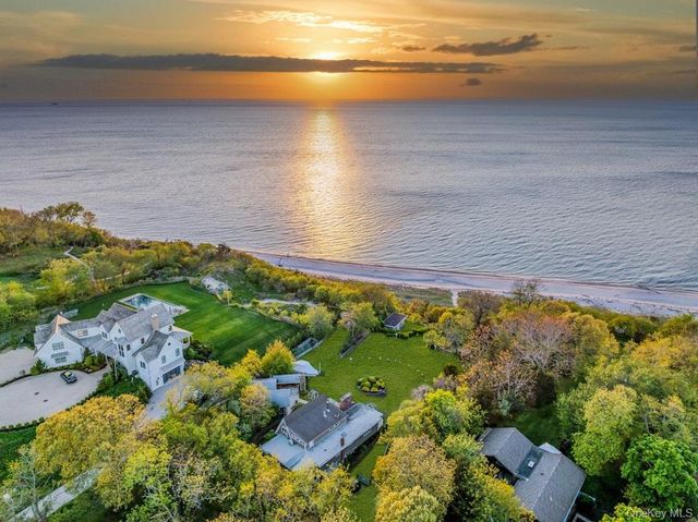 995 Red Fox Road, Mattituck, NY 11952
