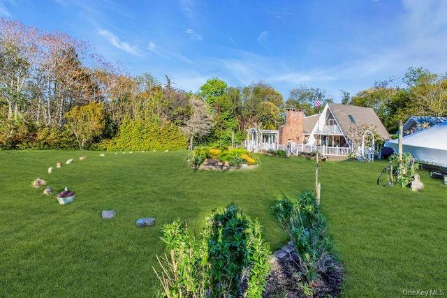 995 Red Fox Road, Mattituck, NY 11952