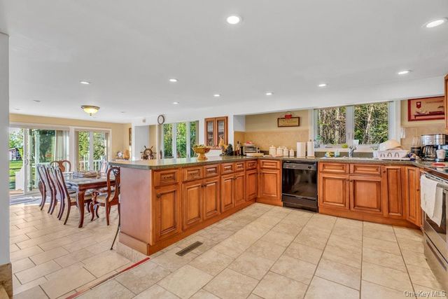 995 Red Fox Road, Mattituck, NY 11952