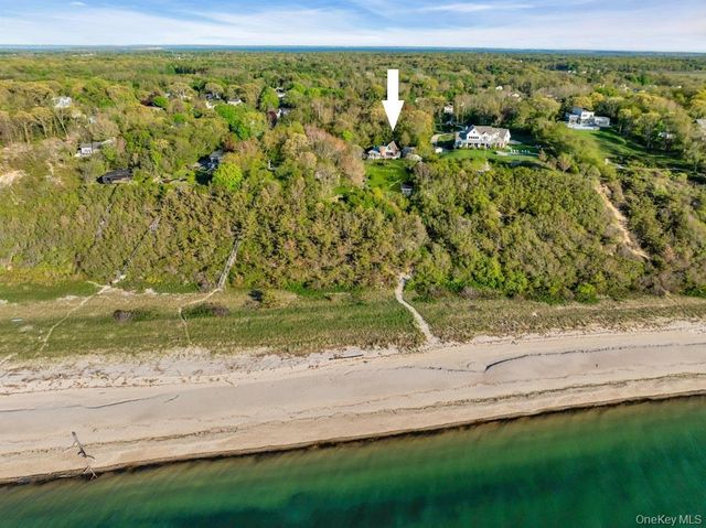 995 Red Fox Road, Mattituck, NY 11952