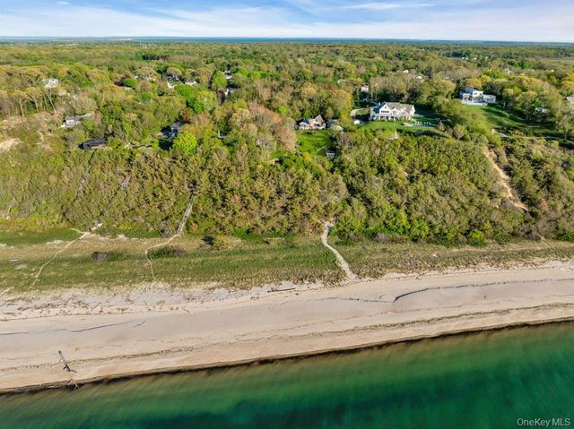 995 Red Fox Road, Mattituck, NY 11952