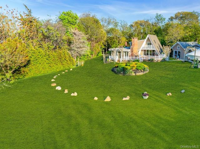 995 Red Fox Road, Mattituck, NY 11952