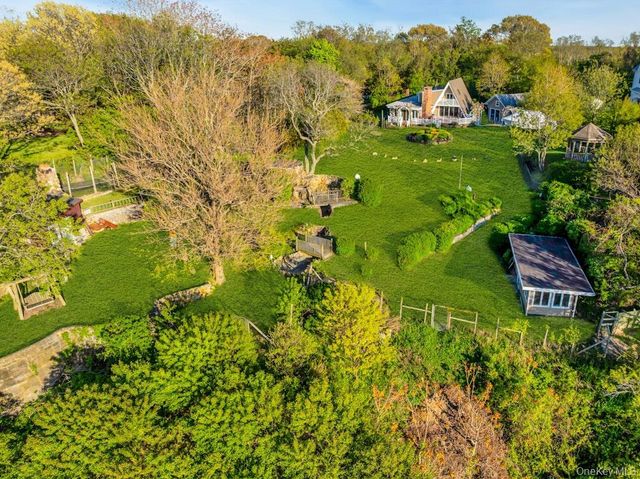 995 Red Fox Road, Mattituck, NY 11952