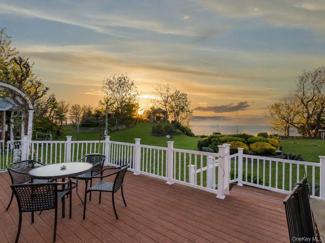 995 Red Fox Road, Mattituck, NY 11952