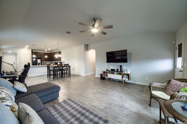 222 High Fence, San Antonio, TX 78253