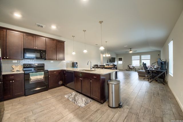 222 High Fence, San Antonio, TX 78253