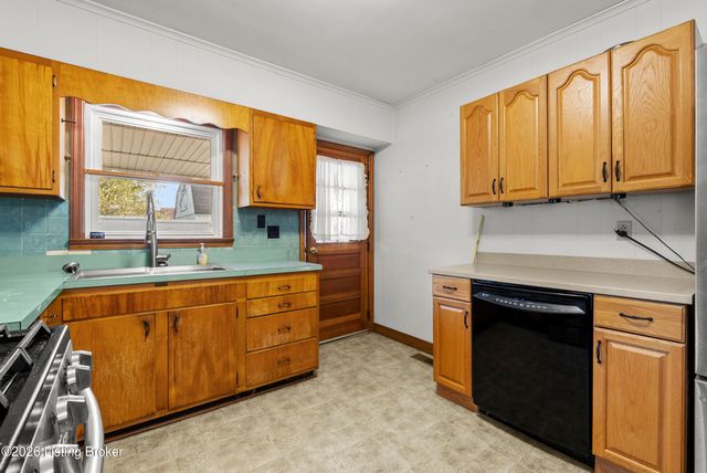 144 Harris Dr, Mt Washington, KY 40047