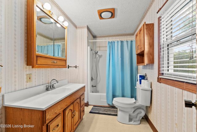 144 Harris Dr, Mt Washington, KY 40047