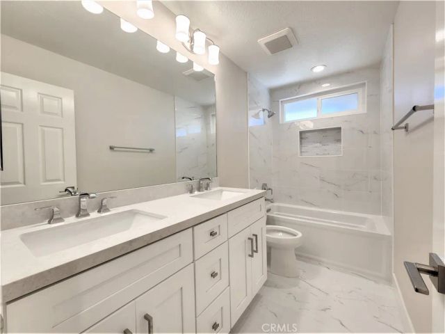 14 Andalucia, Irvine, CA 92614