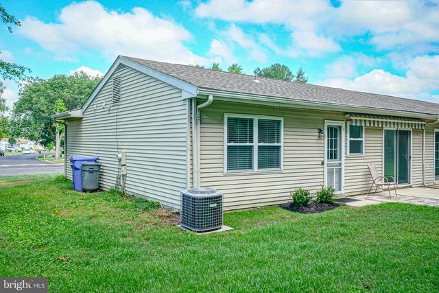 22 KINGSTON WAY, Southampton, NJ 08088