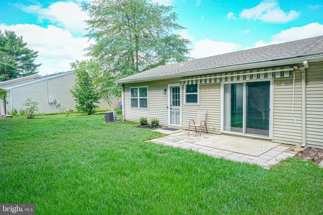 22 KINGSTON WAY, Southampton, NJ 08088