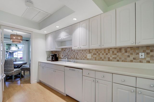 8574 SE Seagrape Way, Hobe Sound, FL 33455