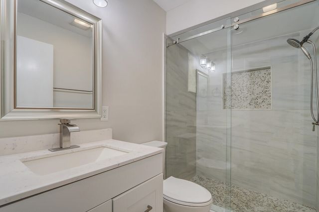 8574 SE Seagrape Way, Hobe Sound, FL 33455